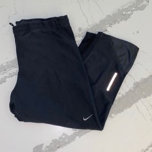 Nike Dri-FIT cropped gym pants